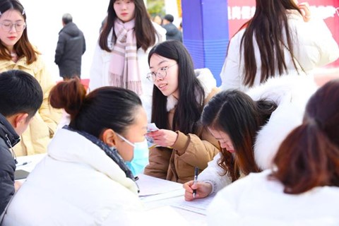 精準(zhǔn)定位，積極行動—大專畢業(yè)生如何高效找工作